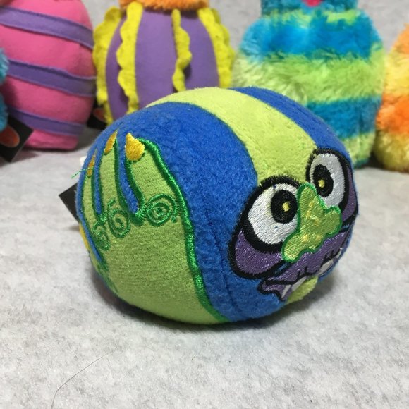 Melissa and Doug Monster Bowling Soft Plush Indoor Game 6 Pins 1 Ball - Picture 3 of 11